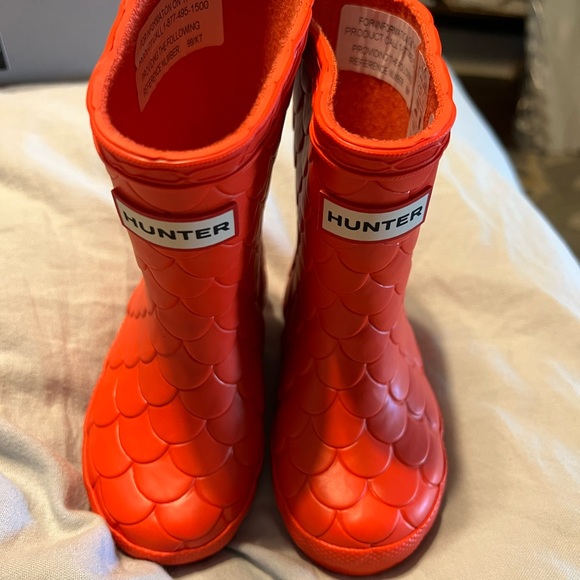 NEW in box! Hunter Rain Boots Red Sea Dragon - Picture 2 of 5